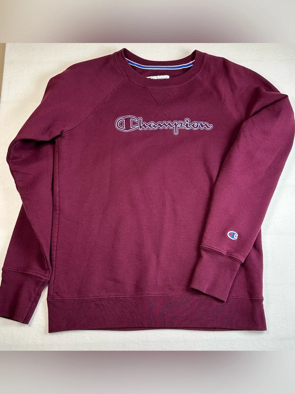 Champion Women’s Medium Burgundy Embroidered Logo Crewneck Sweatshirt